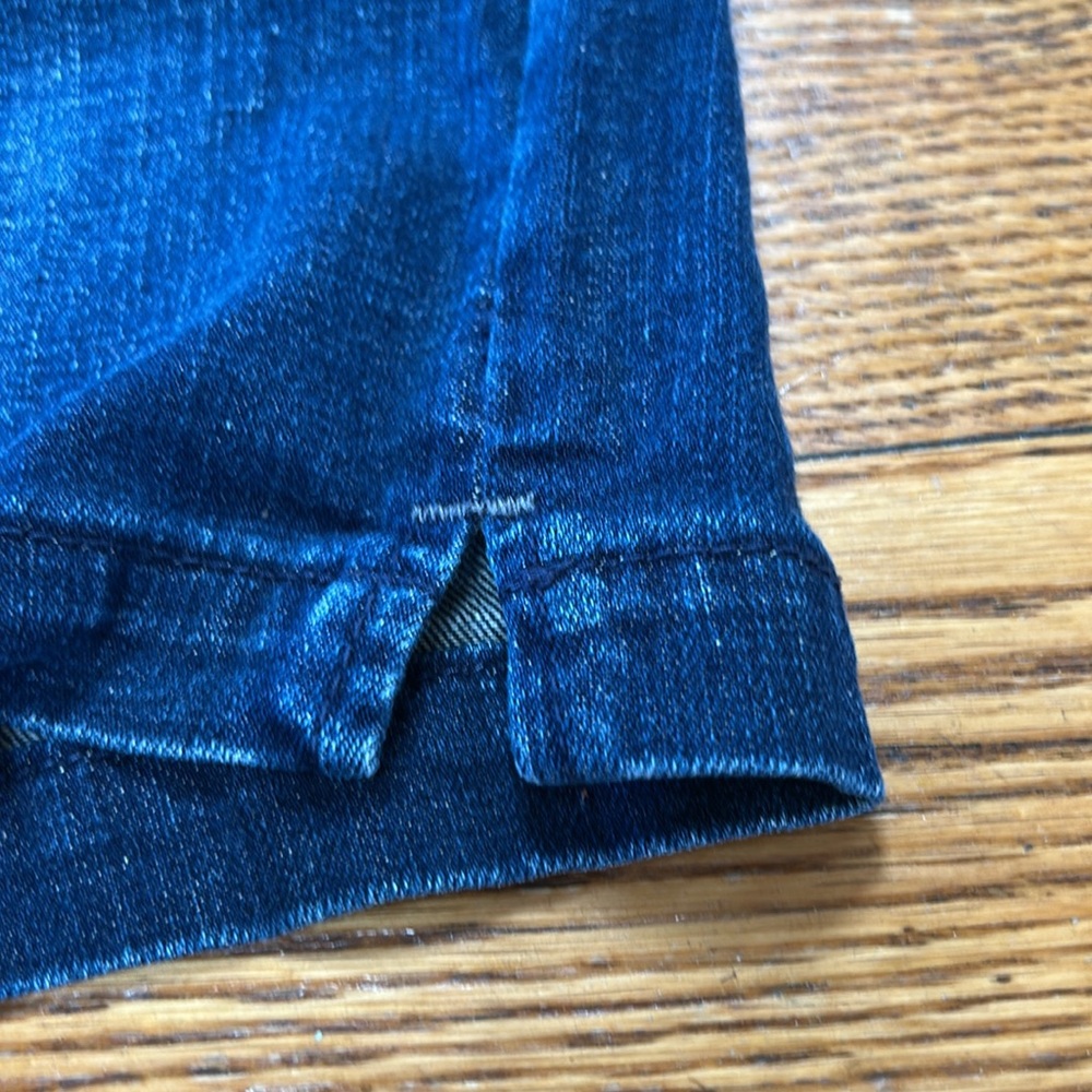 Levi’s 515 Women’s Shorts. Blue denim, with cute details on pockets. Size 12. - Picture 6 of 13